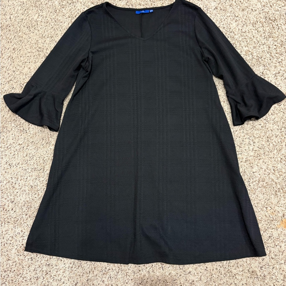 Apt. 9 Black V-Neck Garment